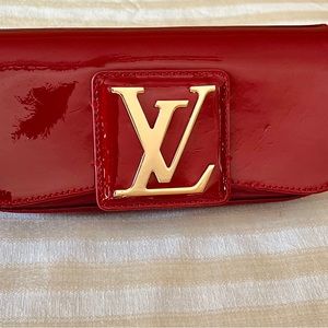 Louis Vuitton Amarante Vernis Sobe Clutch